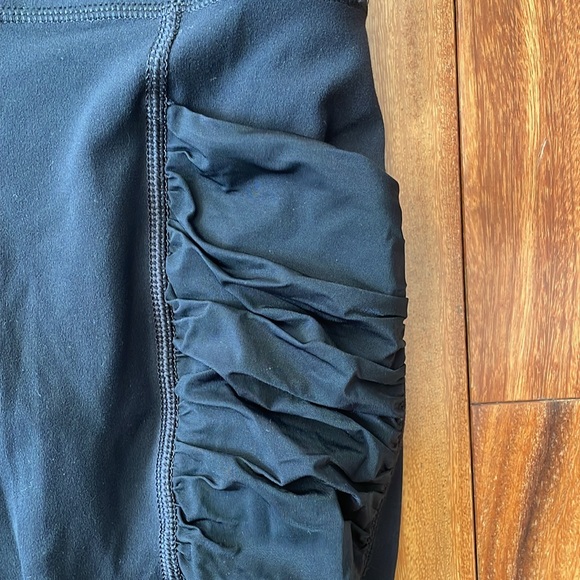 Athleta Mesh me up 7/8 tight - Picture 2 of 7